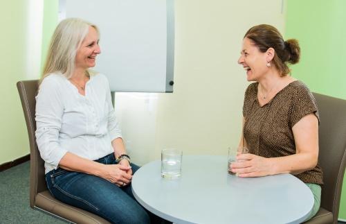 Clientin im Gespräch beim EinzelCoaching  in der CoachingPraxis in Schwäbisch Hall